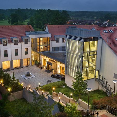 Wellness Hotel Diamant Hluboka nad Vltavou Exterior photo