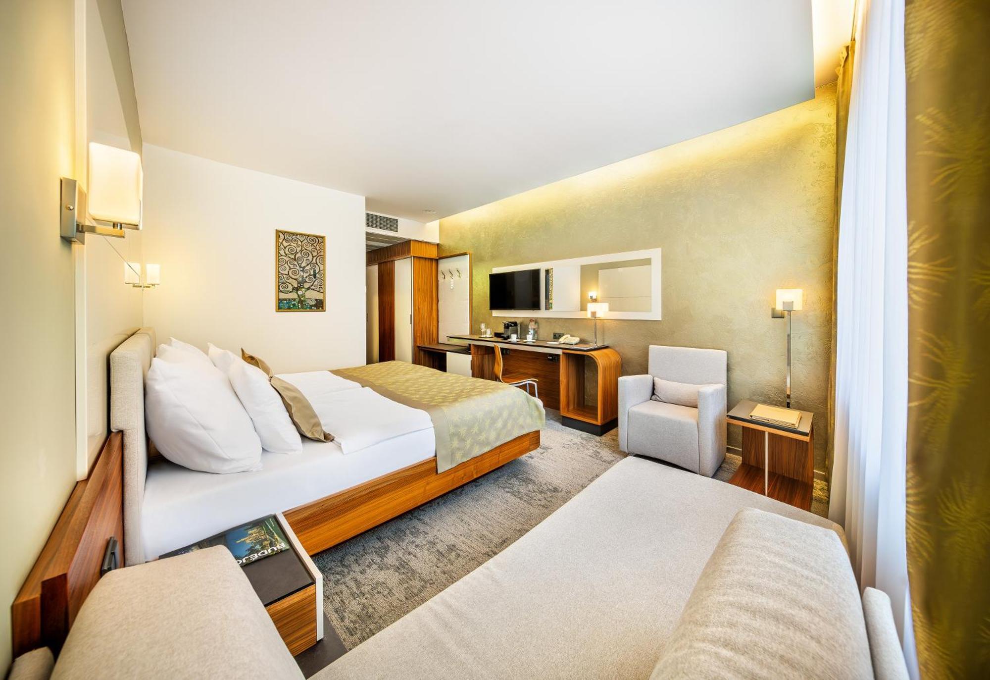 Wellness Hotel Diamant Hluboka nad Vltavou Exterior photo