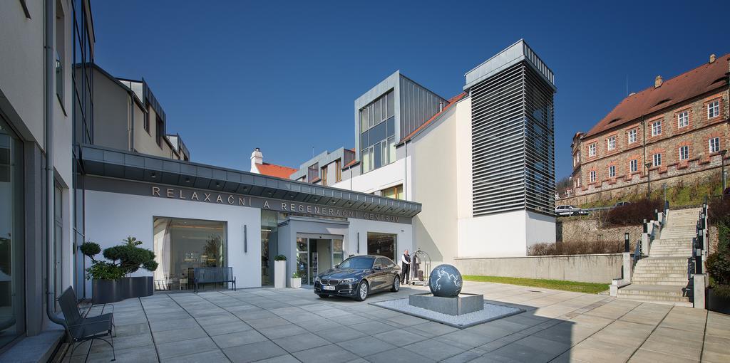 Wellness Hotel Diamant Hluboka nad Vltavou Exterior photo