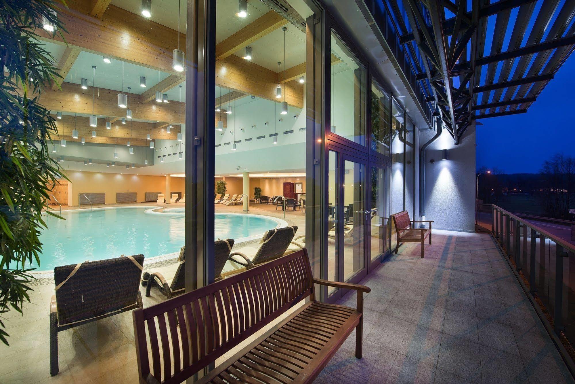 Wellness Hotel Diamant Hluboka nad Vltavou Exterior photo